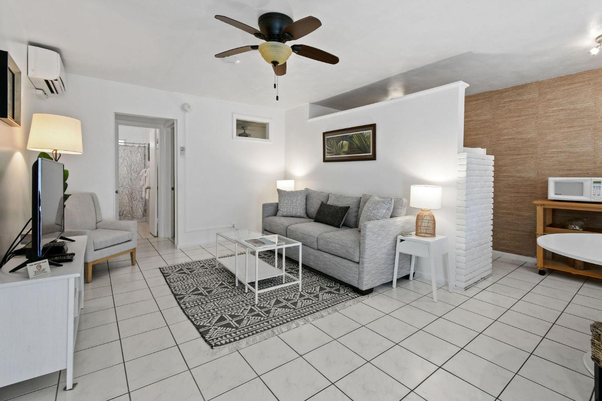 Sunshine Shores Boutique Apartments Palm Beach Shores Zewnętrze zdjęcie