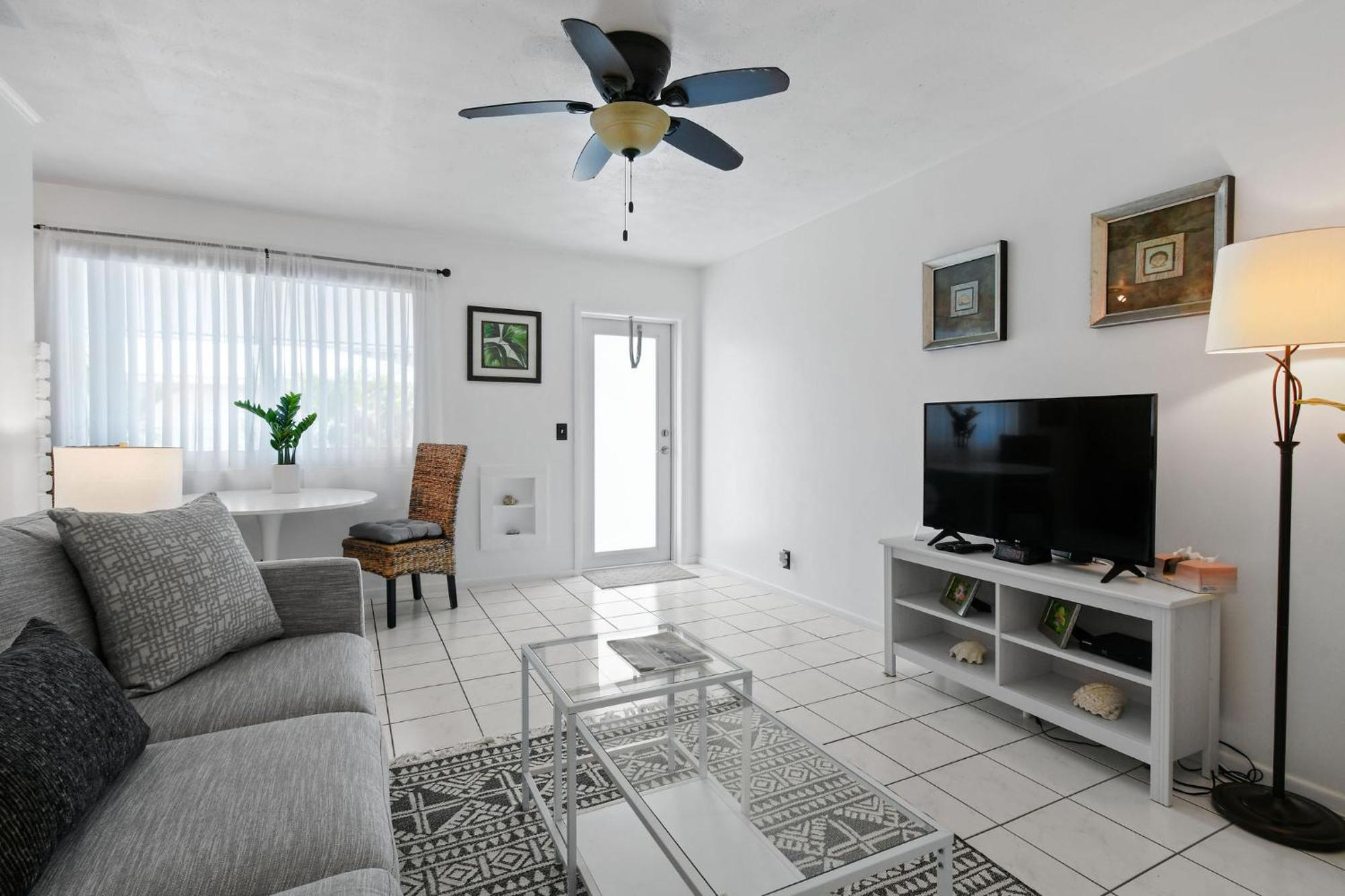 Sunshine Shores Boutique Apartments Palm Beach Shores Zewnętrze zdjęcie